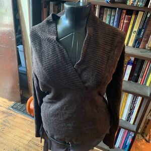 Gap body super soft brown v-neck fitted XL sweater